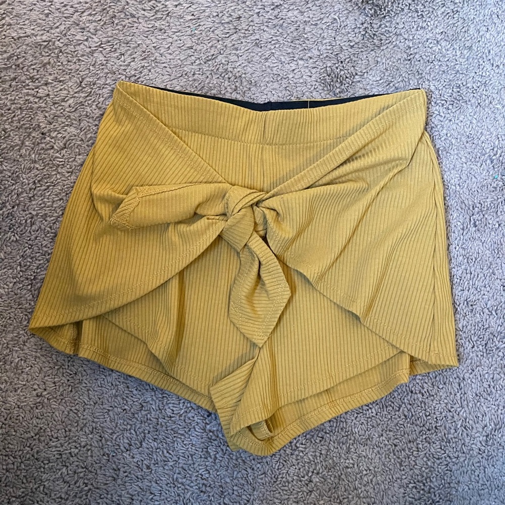 Relaxed stretchy fit shorts